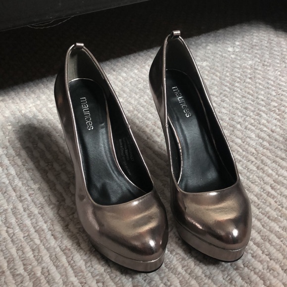 Silver Pump Heels size 6 - Picture 2 of 6
